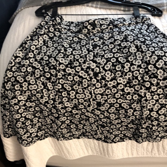 LOFT Skirt size M - Picture 2 of 3
